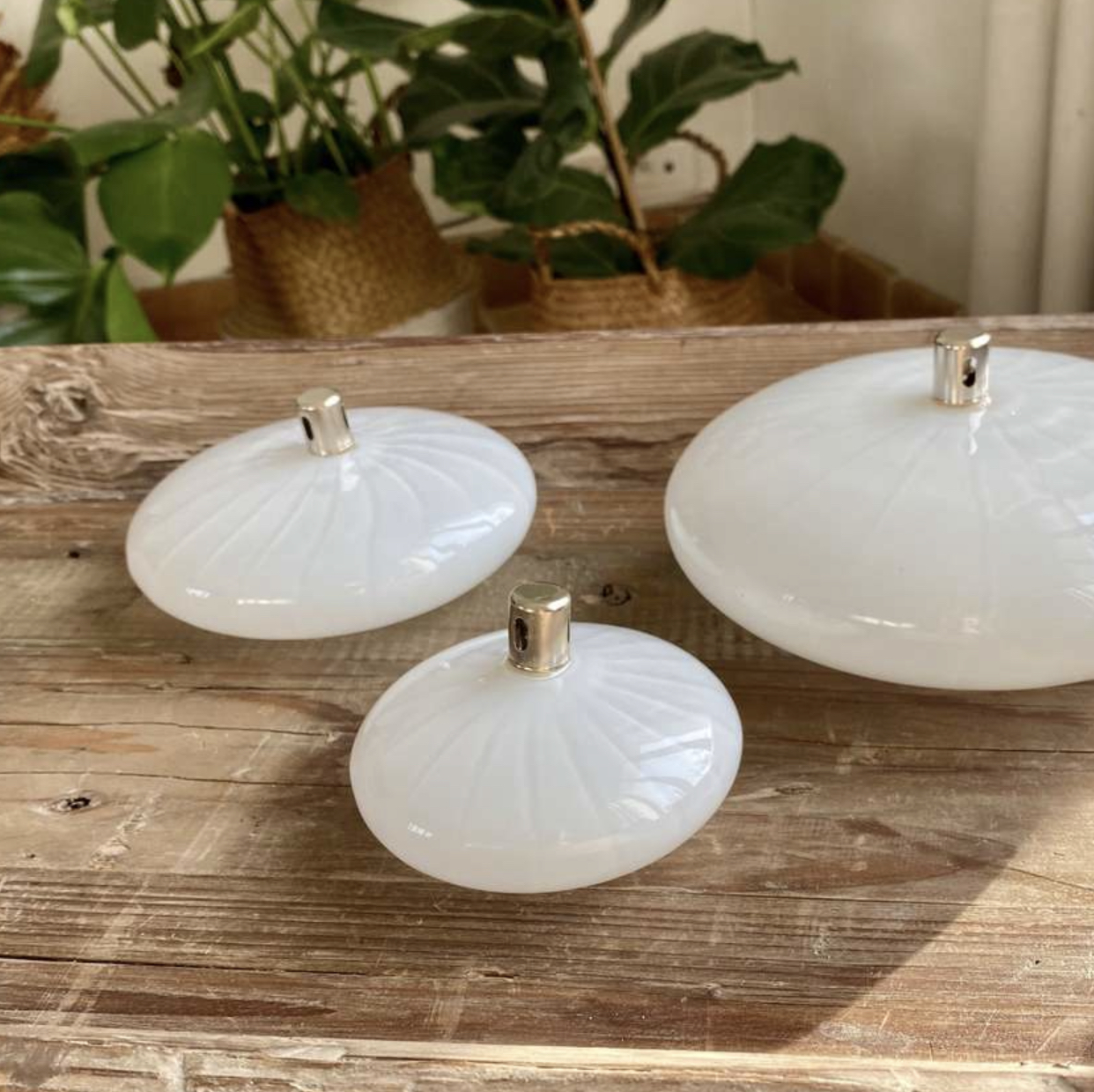 lampe a huile striée blanche cerise noire lampe a huile striée blanche cerise noire