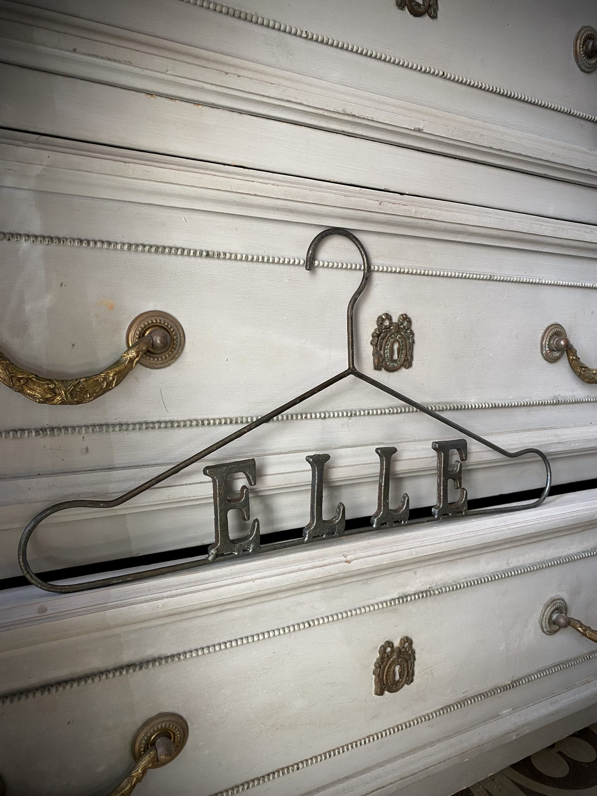 Cintre elle cerise noire