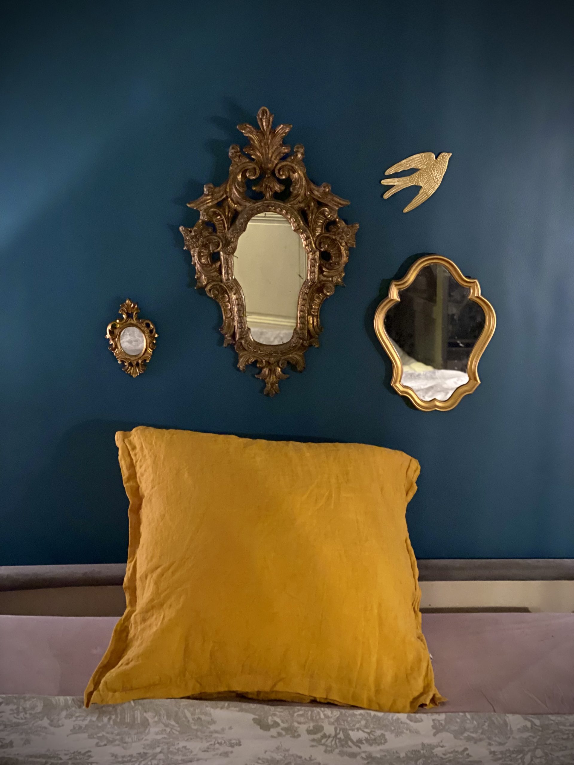 hirondelle laiton cerise noire