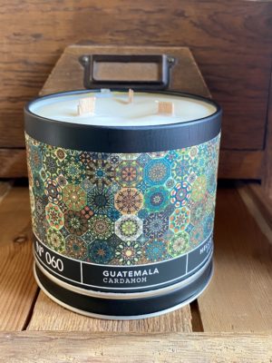 cardamone hello candle cerise noire