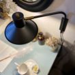 lampe pivotante cerise noire