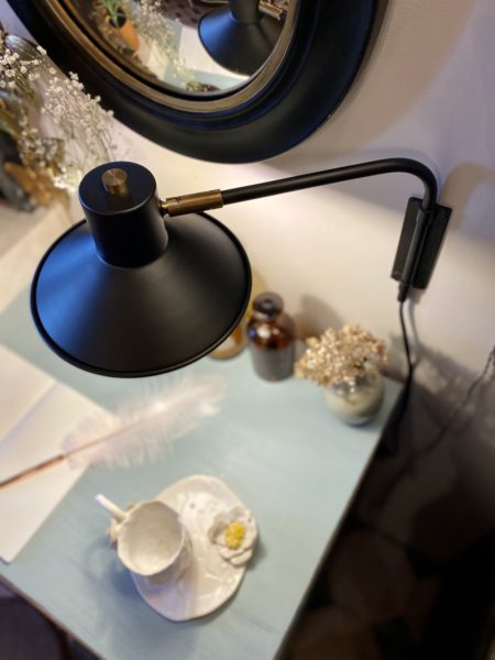 lampe pivotante cerise noire