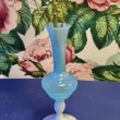 vase opaline bleu cerise noire