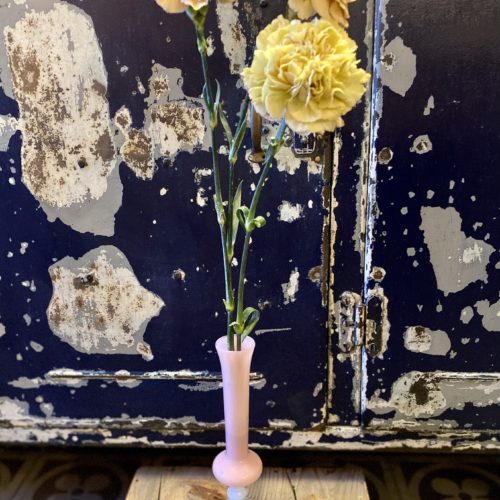 vase opaline rose allongé cerise noire