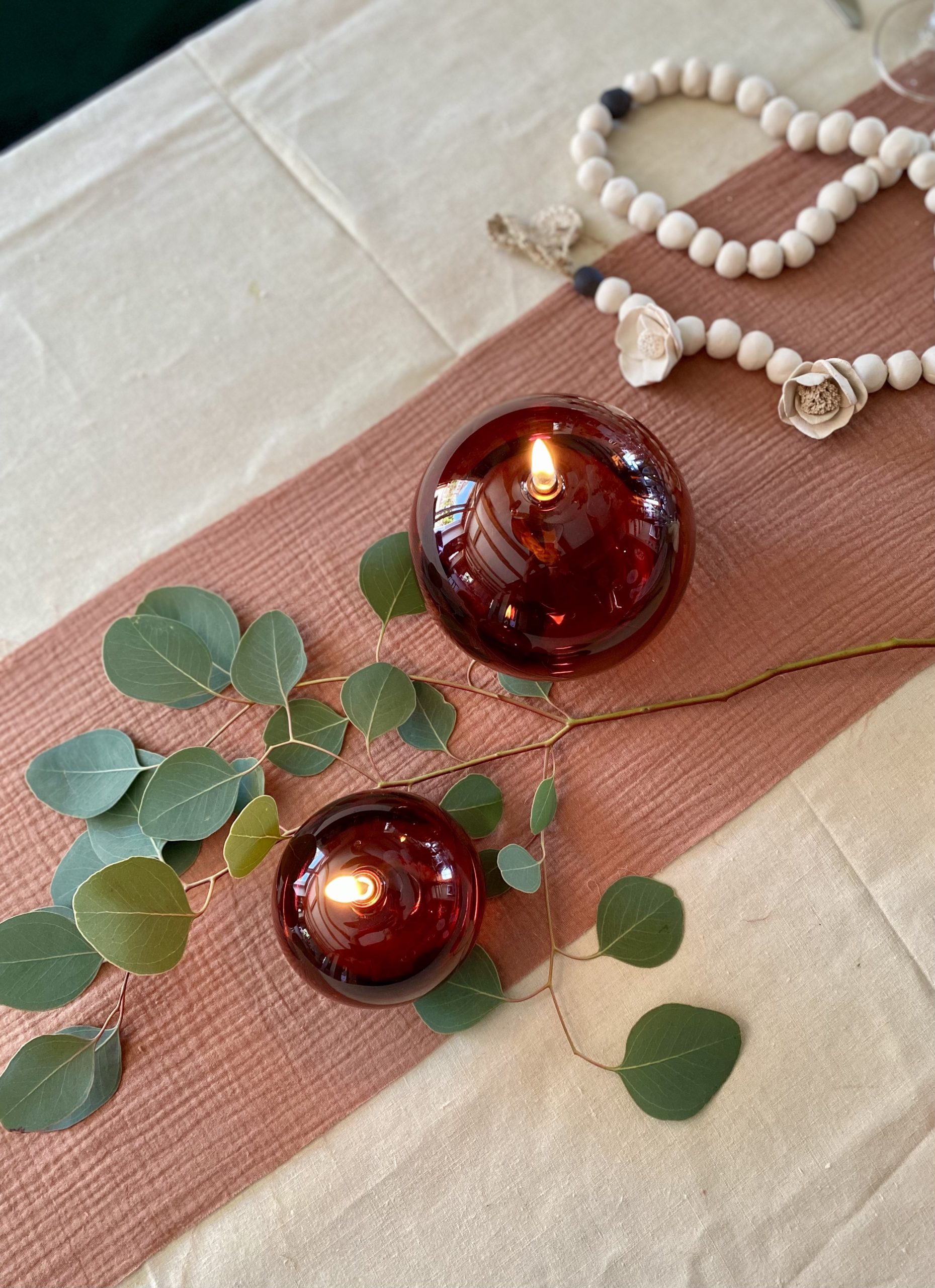 lampe a huile sphere ambre cerise noire