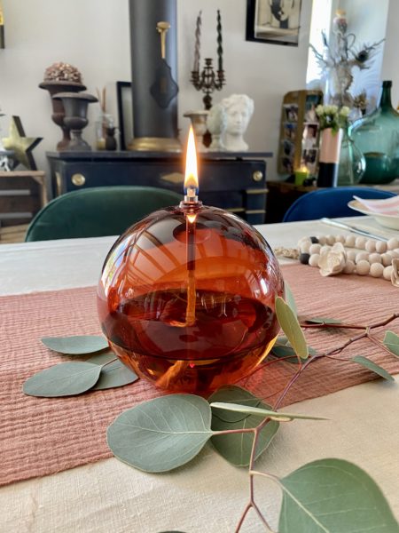 lampe a huile sphere ambre cerise noire
