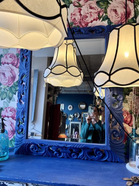 miroir bleu majorelle cerise noire