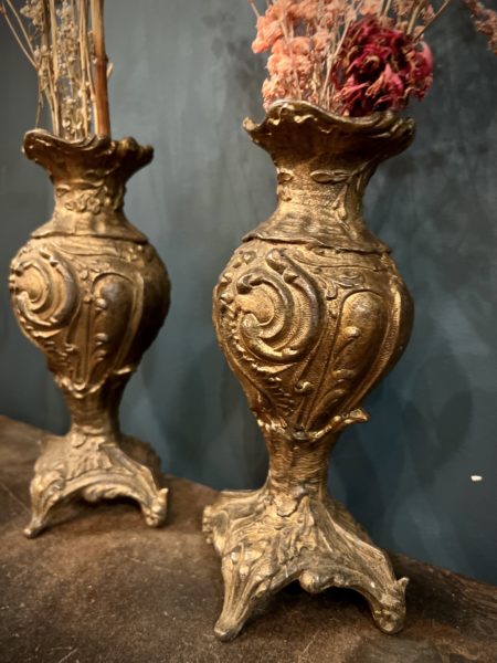 vases en bronze cerise noire