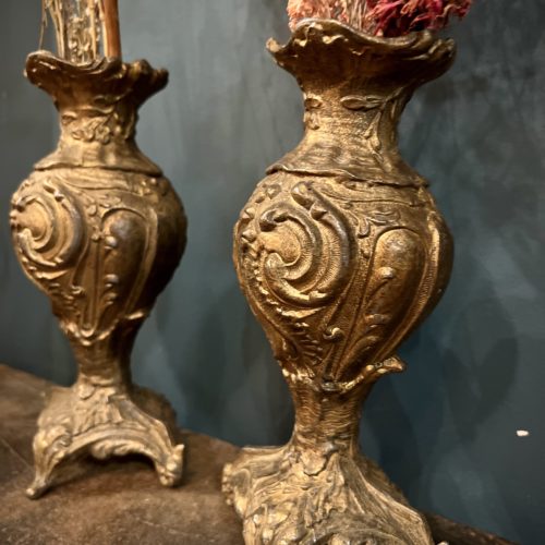 vases en bronze cerise noire