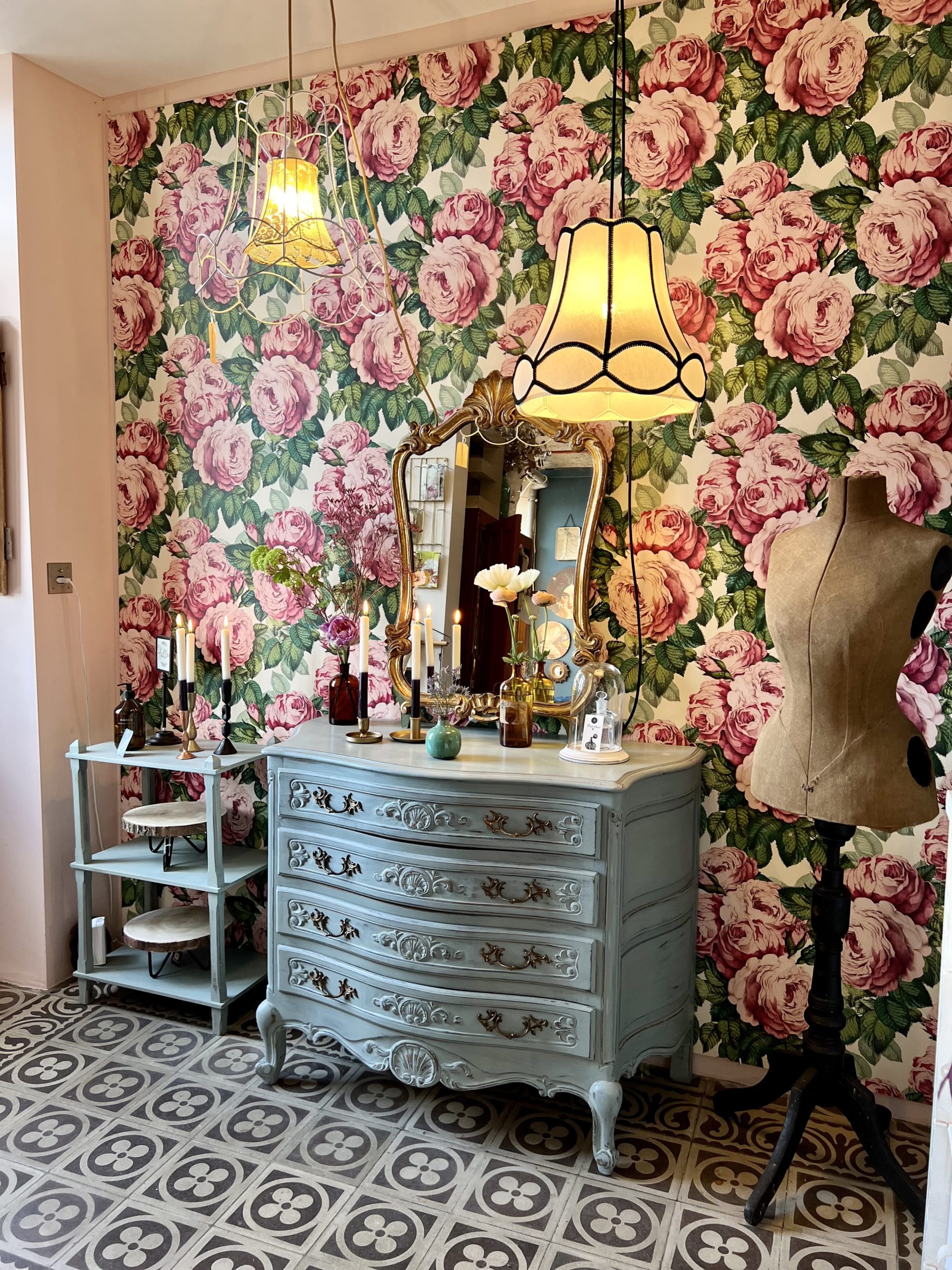 commode courbes cerise noire commode courbes cerise noire