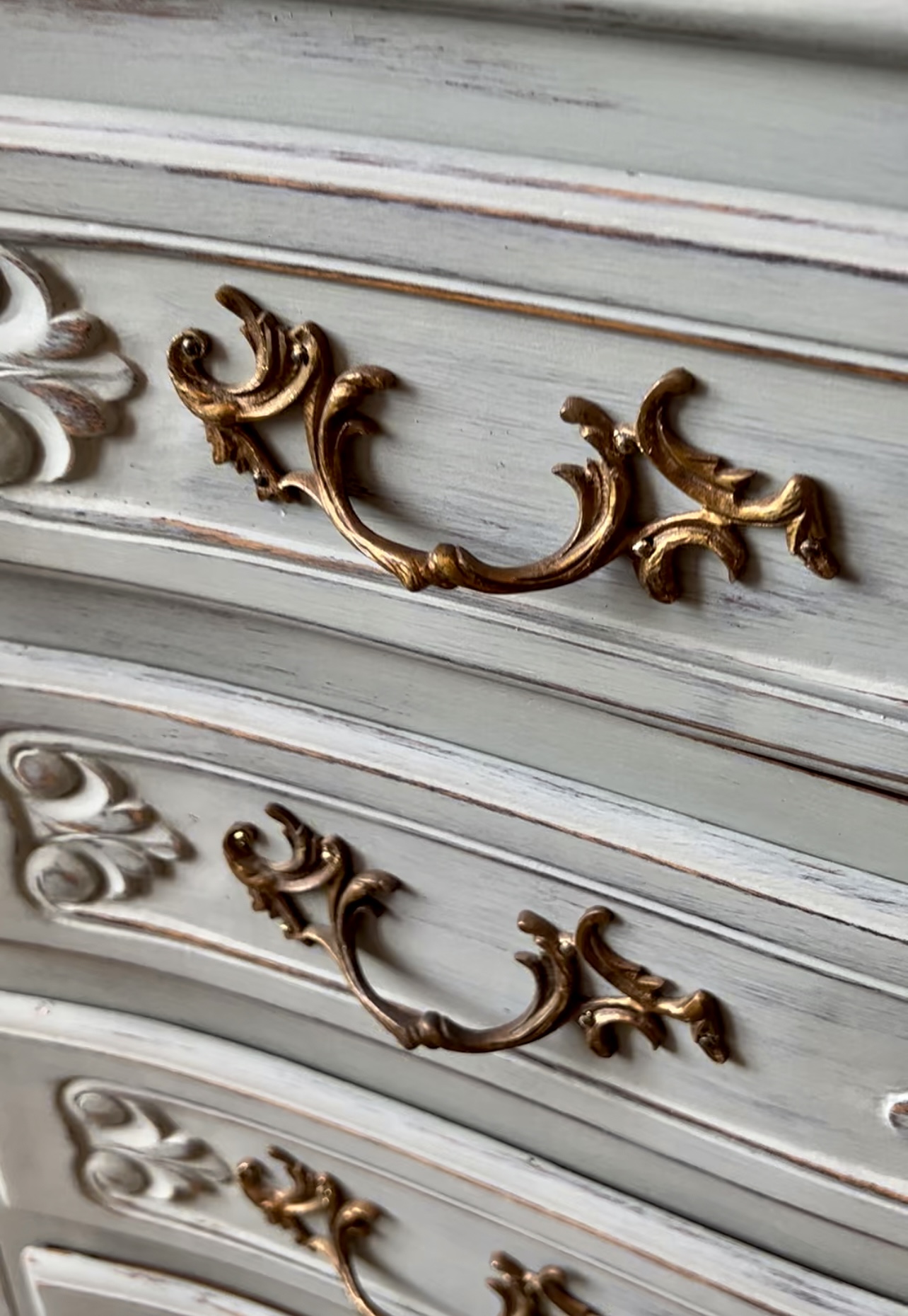 commode courbes cerise noire