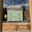 commode vert deau cerise noire