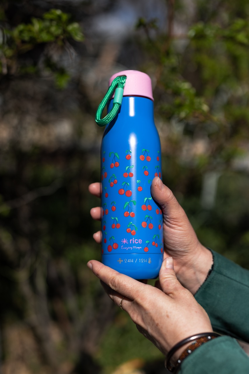 bouteille-isotherme-cerises