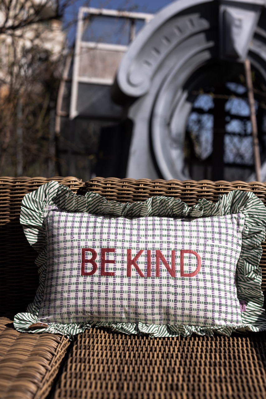 coussin-be-kind