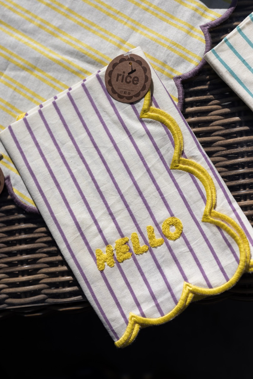 serviette-table-hello